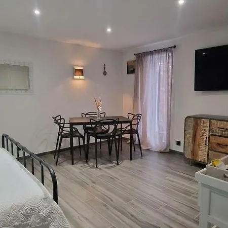 Chez Fina فندق مبيت وإفطار آث